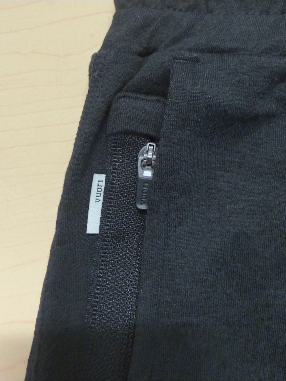 Vuori Halo Performance Shorts Black Size Large EUC - Picture 6 of 13